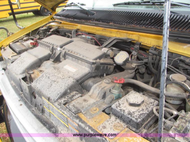 image for item F7125 1998 Ford Econoline 350 school bus