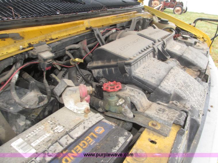 image for item F7125 1998 Ford Econoline 350 school bus