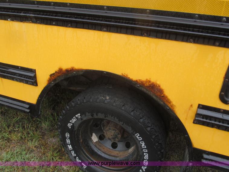 image for item F7125 1998 Ford Econoline 350 school bus