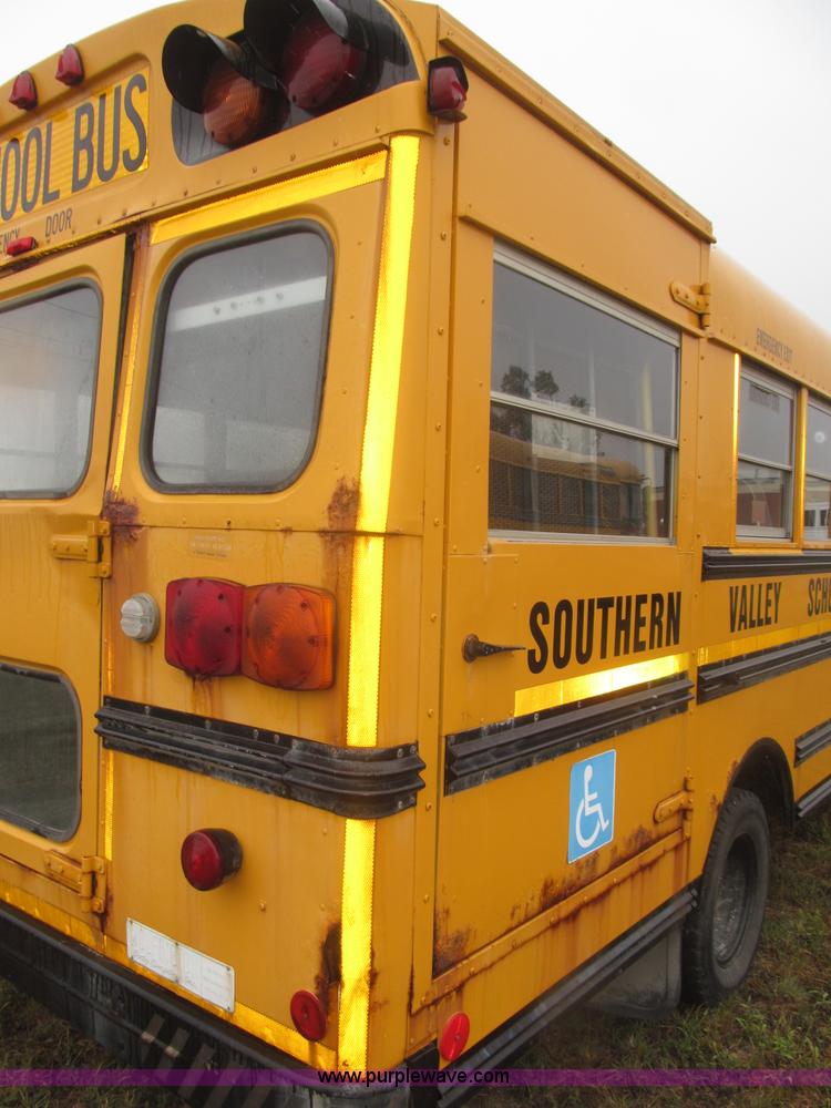 image for item F7125 1998 Ford Econoline 350 school bus