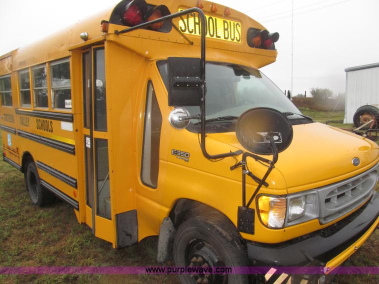 image for item F7125 1998 Ford Econoline 350 school bus