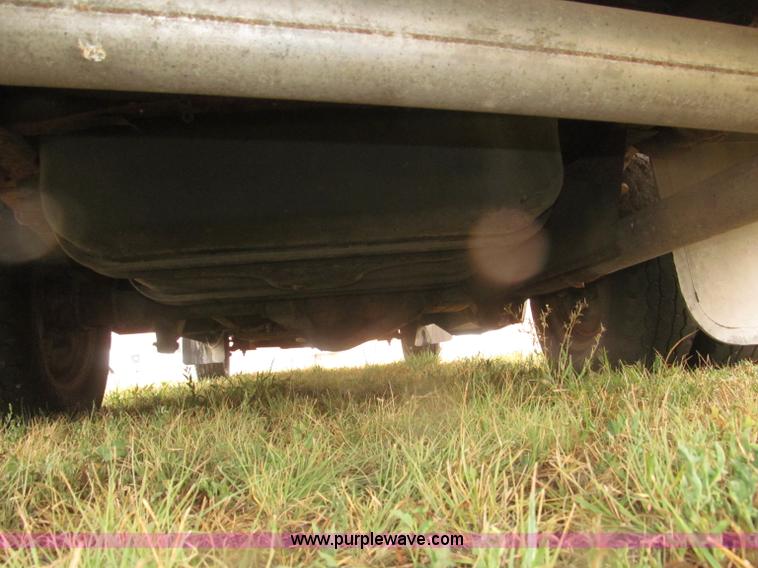 image for item F7125 1998 Ford Econoline 350 school bus