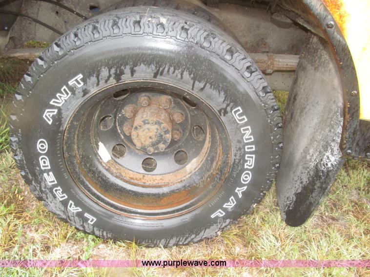 image for item F7125 1998 Ford Econoline 350 school bus