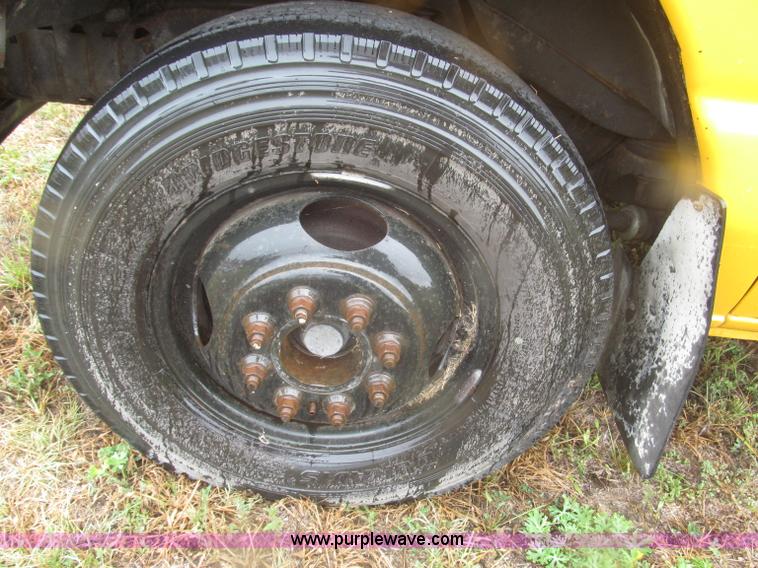 image for item F7125 1998 Ford Econoline 350 school bus