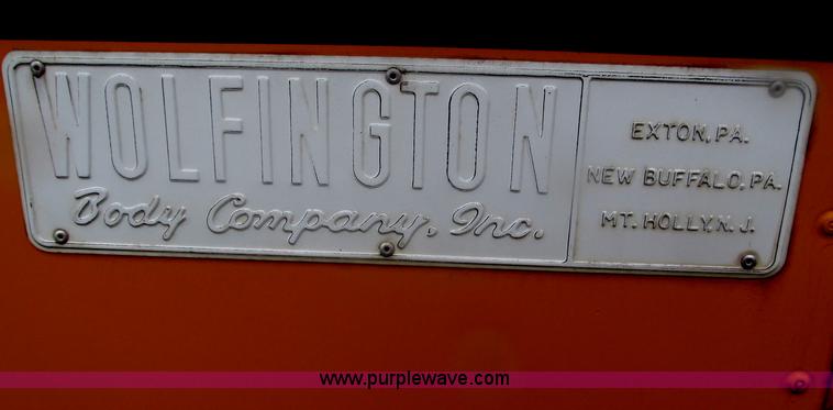 image for item F7125 1998 Ford Econoline 350 school bus