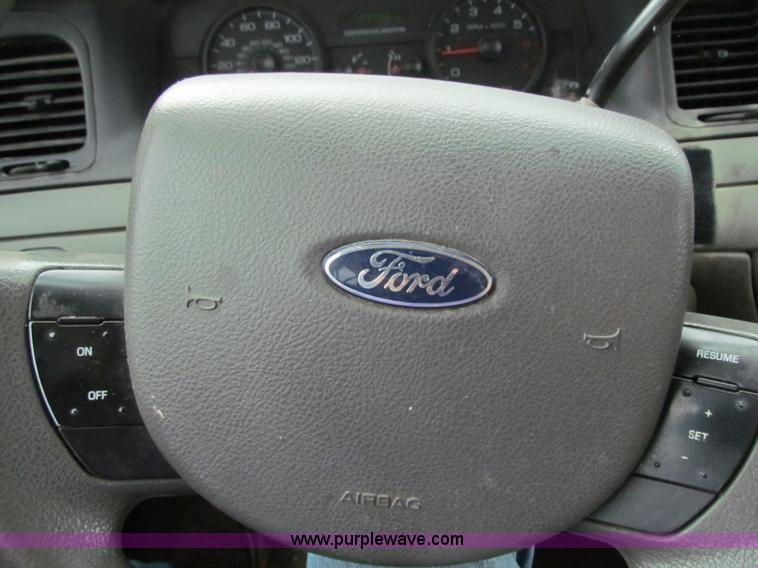 image for item G4142 2009 Ford Crown Victoria Police Interceptor