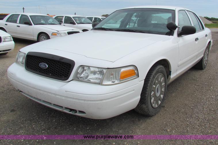image for item G4143 2005 Ford Crown Victoria Police Interceptor