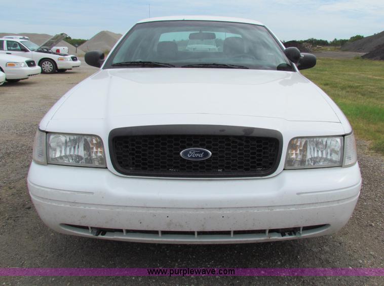 image for item G4143 2005 Ford Crown Victoria Police Interceptor