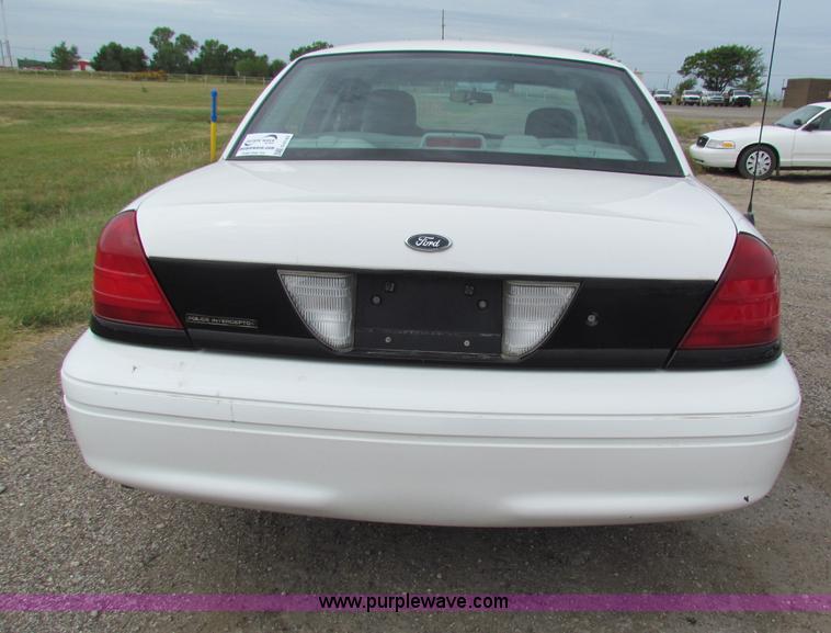 image for item G4143 2005 Ford Crown Victoria Police Interceptor