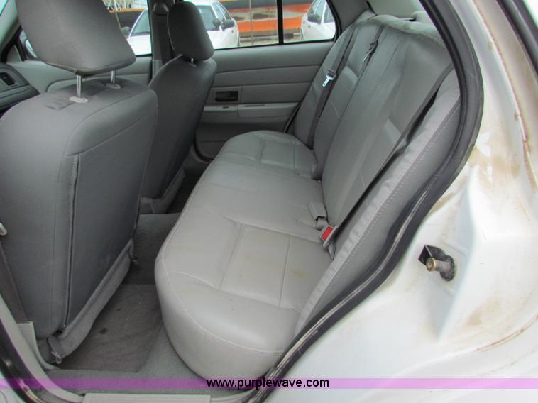 image for item G4143 2005 Ford Crown Victoria Police Interceptor