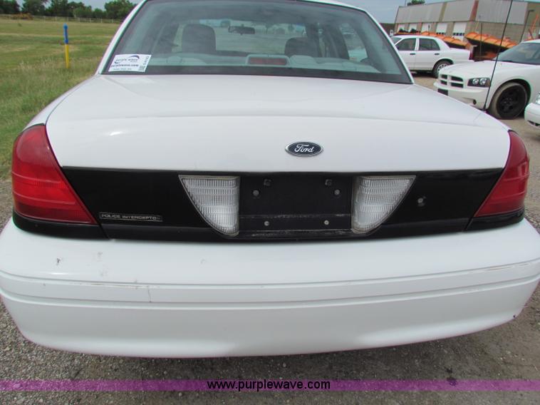 image for item G4143 2005 Ford Crown Victoria Police Interceptor