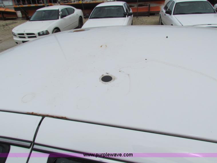 image for item G4143 2005 Ford Crown Victoria Police Interceptor