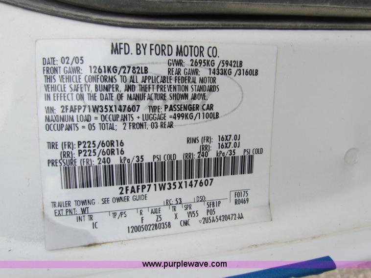 image for item G4143 2005 Ford Crown Victoria Police Interceptor