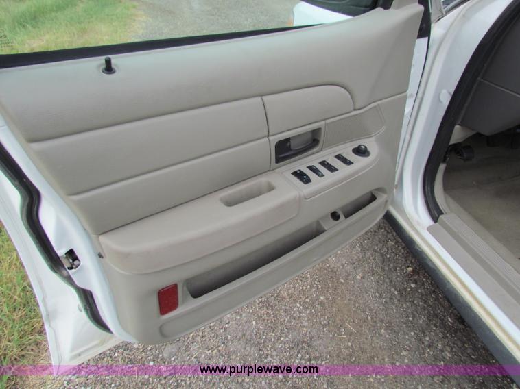 image for item G4144 2009 Ford Crown Victoria Police Interceptor