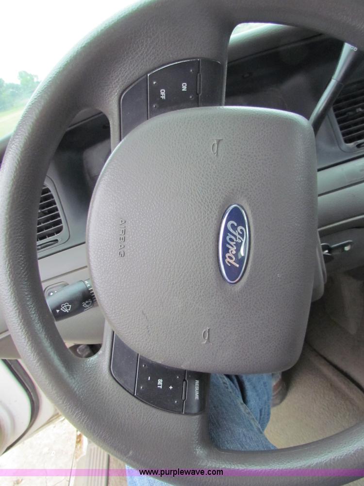 image for item G4149 2009 Ford Crown Victoria Police Interceptor