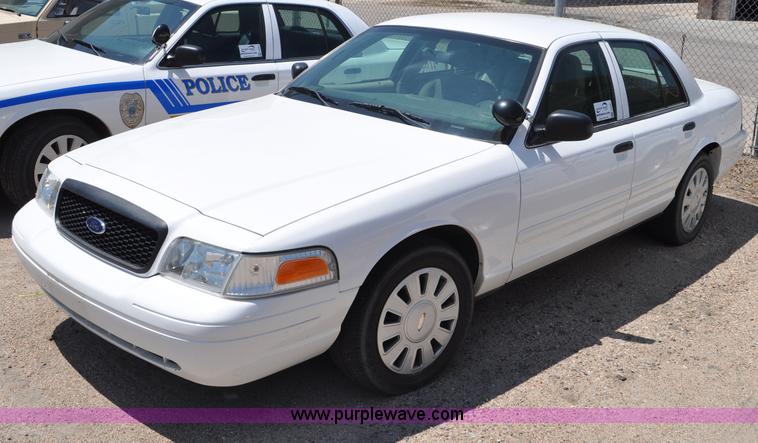 image for item G6061 2007 Ford Crown Victoria Police Interceptor