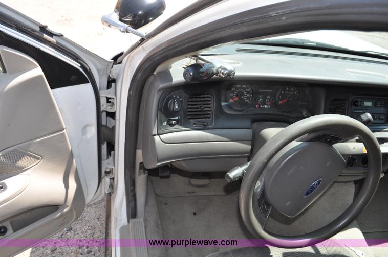 image for item G6061 2007 Ford Crown Victoria Police Interceptor