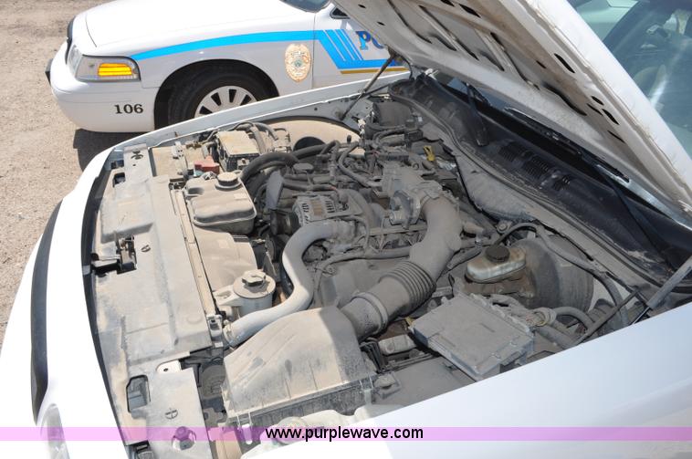 image for item G6061 2007 Ford Crown Victoria Police Interceptor