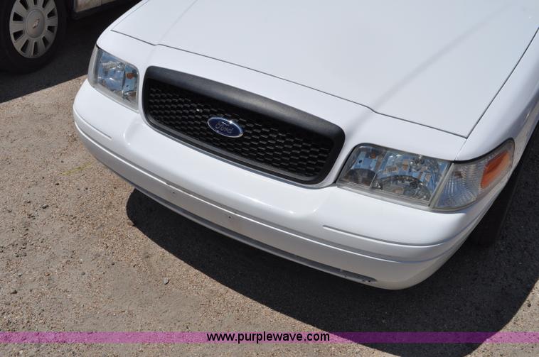 image for item G6061 2007 Ford Crown Victoria Police Interceptor
