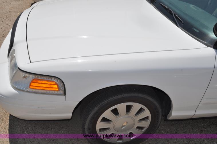 image for item G6061 2007 Ford Crown Victoria Police Interceptor