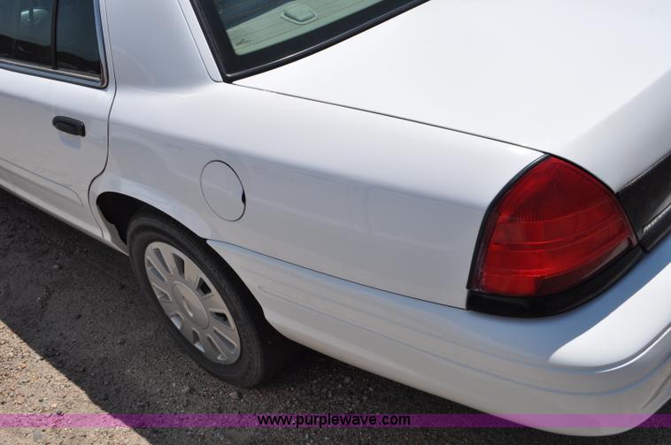 image for item G6061 2007 Ford Crown Victoria Police Interceptor