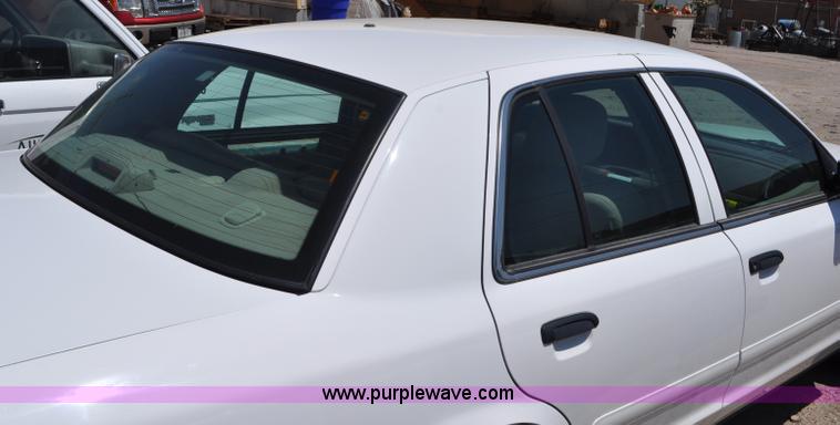 image for item G6061 2007 Ford Crown Victoria Police Interceptor