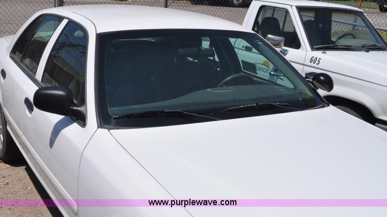 image for item G6061 2007 Ford Crown Victoria Police Interceptor