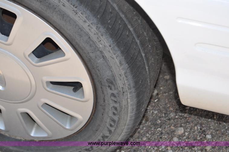 image for item G6061 2007 Ford Crown Victoria Police Interceptor