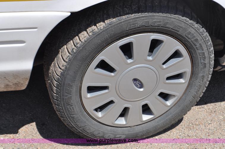 image for item G6062 2009 Ford Crown Victoria Police Interceptor