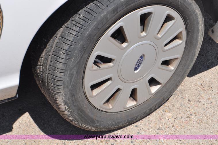 image for item G6062 2009 Ford Crown Victoria Police Interceptor