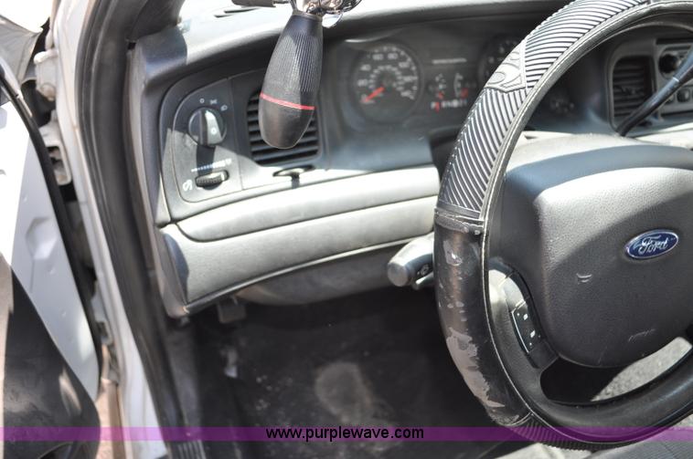 image for item G6063 2006 Ford Crown Victoria Police Interceptor