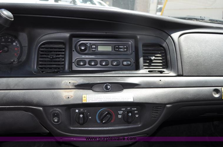 image for item G6063 2006 Ford Crown Victoria Police Interceptor