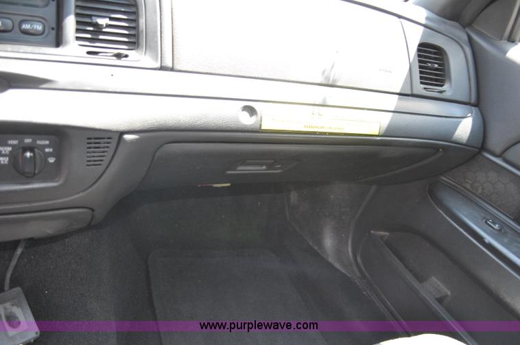 image for item G6063 2006 Ford Crown Victoria Police Interceptor
