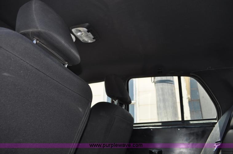 image for item G6063 2006 Ford Crown Victoria Police Interceptor