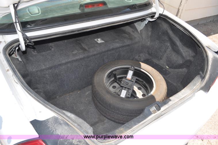 image for item G6063 2006 Ford Crown Victoria Police Interceptor