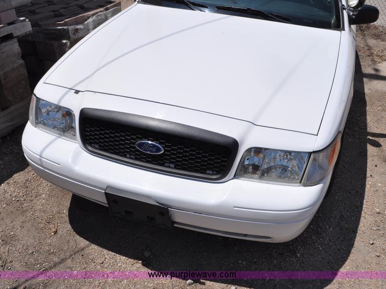 image for item G6063 2006 Ford Crown Victoria Police Interceptor