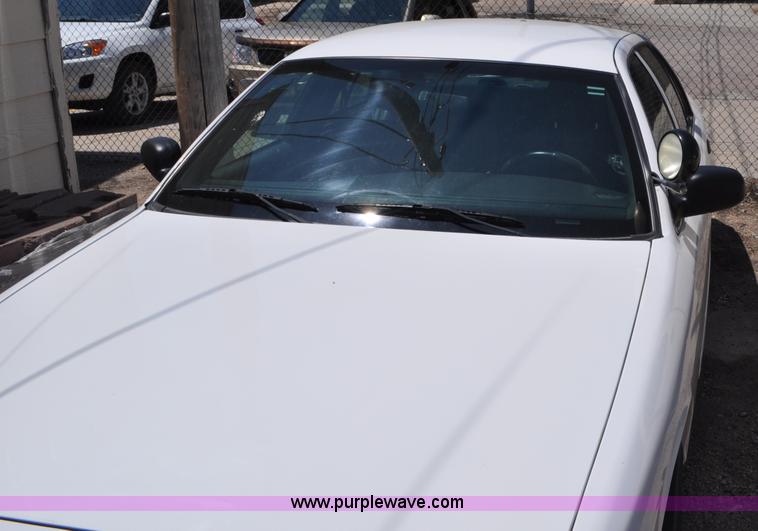 image for item G6063 2006 Ford Crown Victoria Police Interceptor