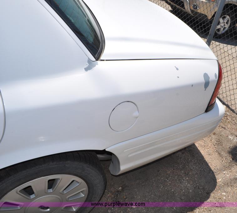 image for item G6063 2006 Ford Crown Victoria Police Interceptor