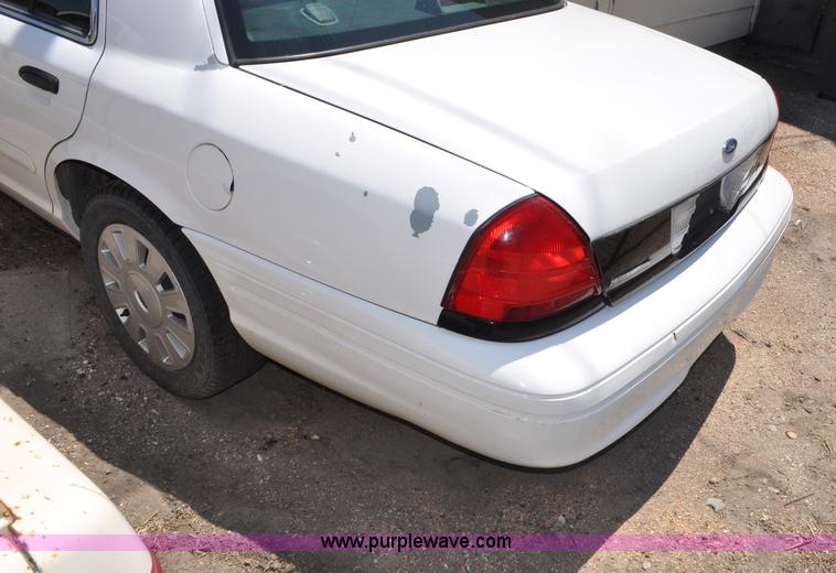 image for item G6063 2006 Ford Crown Victoria Police Interceptor