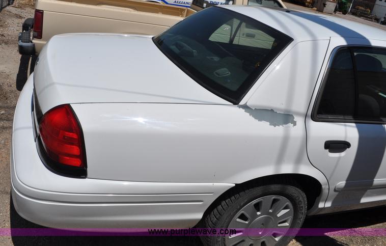 image for item G6063 2006 Ford Crown Victoria Police Interceptor