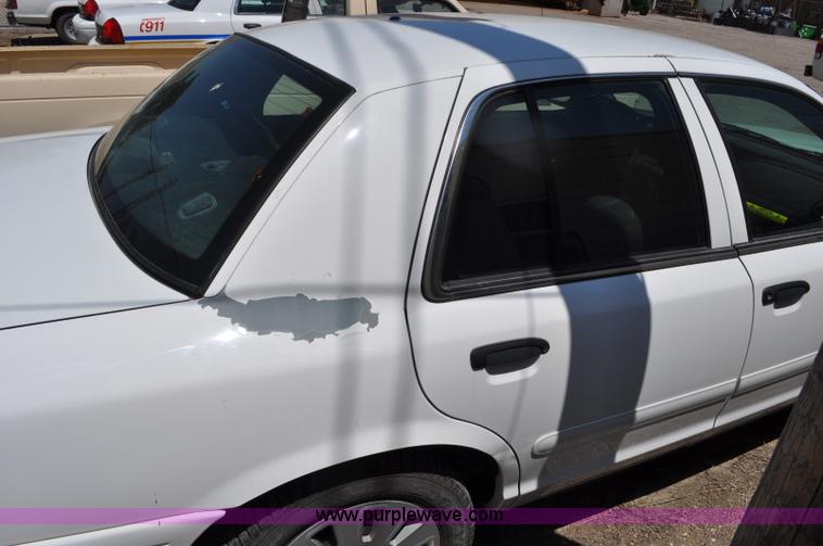 image for item G6063 2006 Ford Crown Victoria Police Interceptor