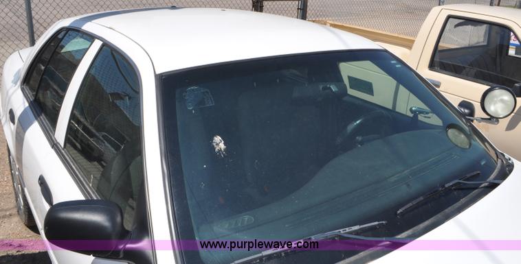 image for item G6063 2006 Ford Crown Victoria Police Interceptor