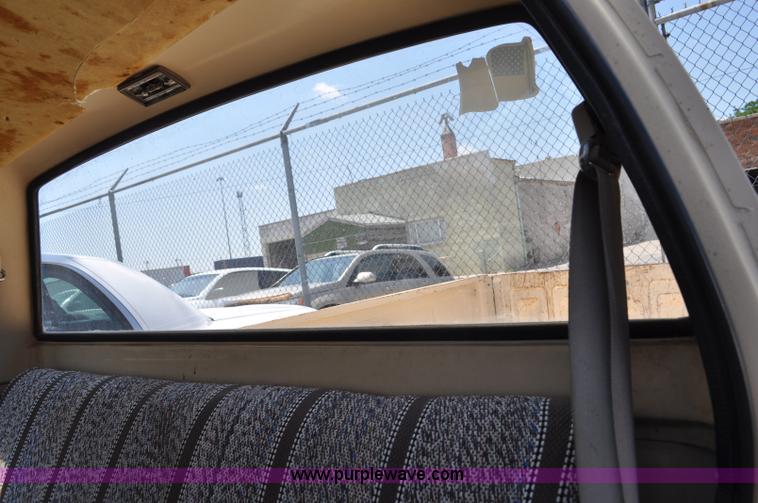 image for item G6064 1986 Chevrolet S10 pickup truck