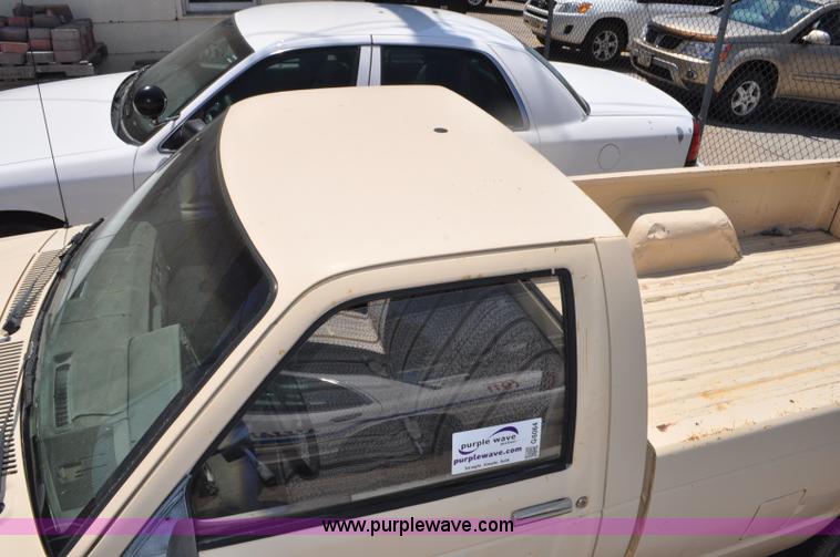 image for item G6064 1986 Chevrolet S10 pickup truck