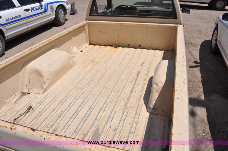 image for item G6064 1986 Chevrolet S10 pickup truck