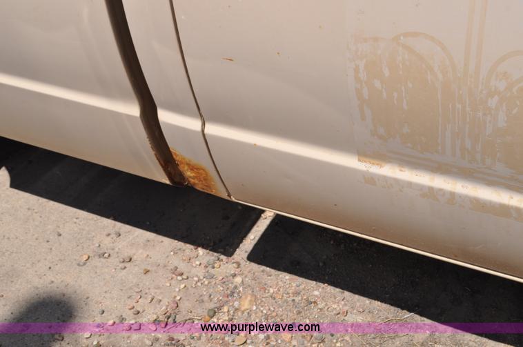 image for item G6064 1986 Chevrolet S10 pickup truck