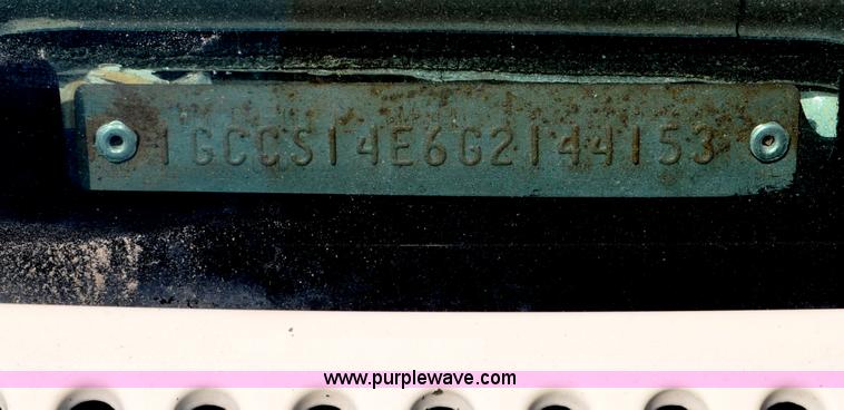 image for item G6064 1986 Chevrolet S10 pickup truck