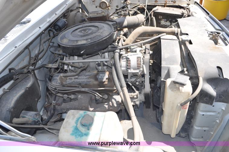 image for item G6065 1992 Dodge D250 pickup truck