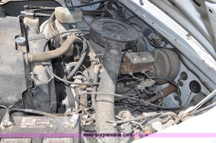 image for item G6065 1992 Dodge D250 pickup truck