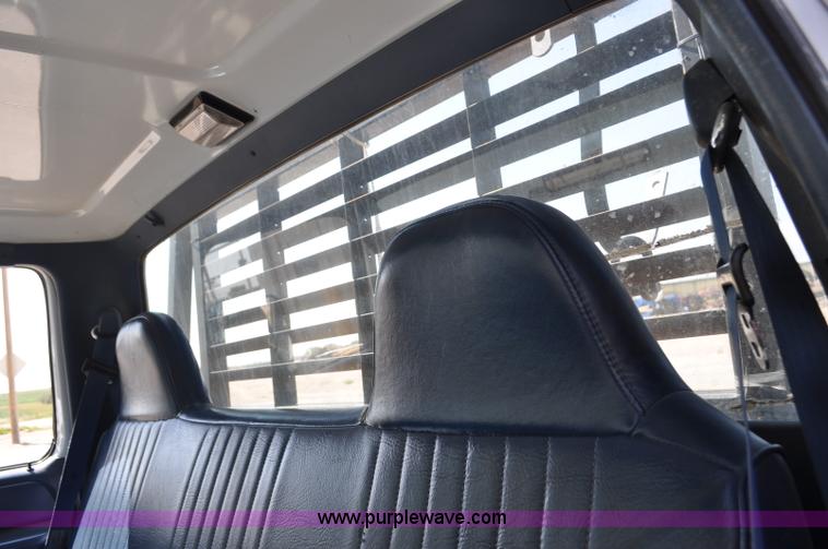 image for item G6067 1996 Ford F350 XL flatbed pickup truck